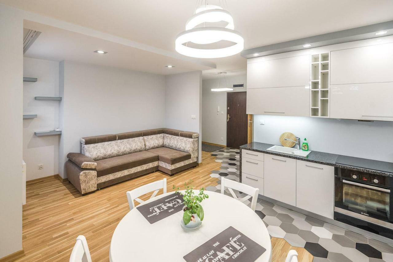 Apartament 48M W Centrum Grojca Grojec  Dış mekan fotoğraf