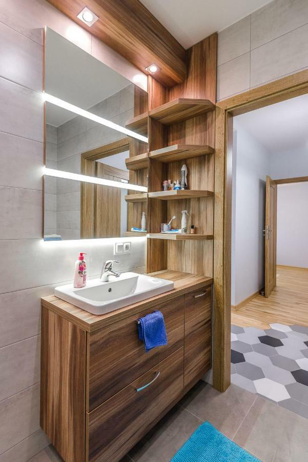 Apartament 48M W Centrum Grojca Grojec  Dış mekan fotoğraf