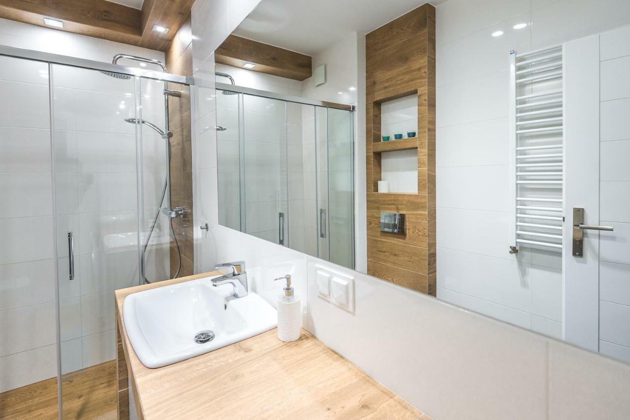 Apartament 48M W Centrum Grojca Grojec  Dış mekan fotoğraf
